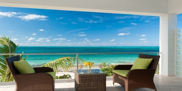 Turks and Caicos Villa Rentals - Water Edge Villa, Grace Bay Beach, Providenciales (Provo), Turks and Caicos Islands.